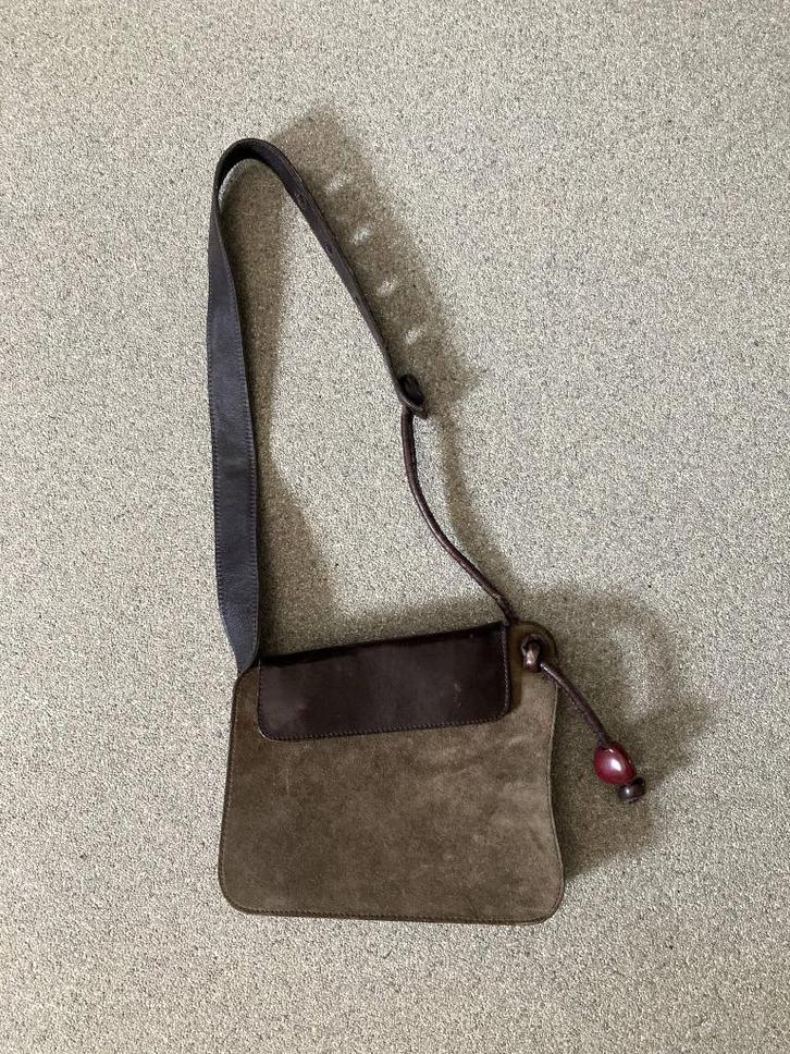 Zeer elegante handtas Genuine leather (Colombia) 20 euro, Handtassen en Accessoires, Tassen | Damestassen, Zo goed als nieuw, Handtas