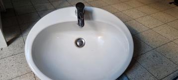 Spoelbak + kraan beschikbaar voor biedingen
