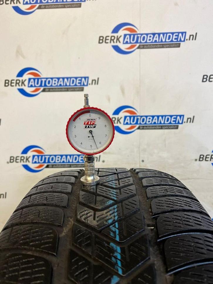 2x Pirelli Scorpion Winter MOE RFT 235/55 R19 101H 235/55/19, Auto-onderdelen, Banden en Velgen, Band(en), Winterbanden, 19 inch