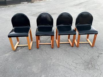 Leren stoelen beschikbaar voor biedingen