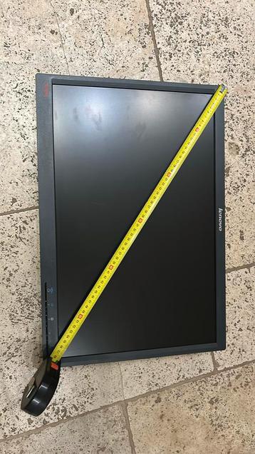 Lenovo monitor 22’ beschikbaar voor biedingen