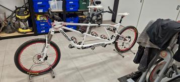 Volledig geveerde mtb tandem beschikbaar voor biedingen