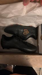 Charly voetbalschoenen maat 37 maar 1 keer gebruikt, Sport en Fitness, Ophalen, Nieuw, Schoenen