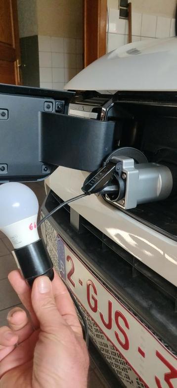 Auto adapter V2L 220v uit elektrische wagen v2l gratis leve beschikbaar voor biedingen