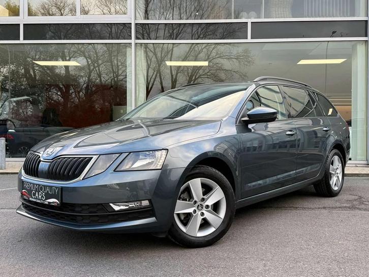 Skoda Octavia CARPLAY / TREKHAAK / SENSOREN / ZETELVERWARMIN, Auto's, Skoda, Bedrijf, Te koop, Octavia, ABS, Airbags, Airconditioning