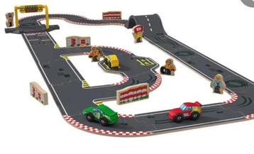 Houten autobaan  beschikbaar voor biedingen