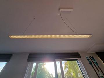 Moderne LED tafel hanglamp beschikbaar voor biedingen