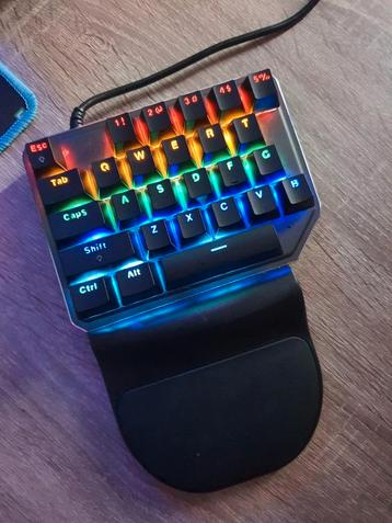 Motospeed K27 mechanical mini gaming rgb keyb beschikbaar voor biedingen