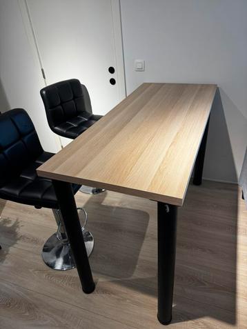 Eettafel beschikbaar voor biedingen