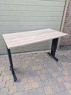Mooie Verrijdbare Bureau - in hoogte verstelbaar !, Huis en Inrichting, Ophalen, In hoogte verstelbaar, Bureau