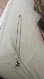 Voetbal ketting, Handtassen en Accessoires, Kettingen, Ophalen, Gebruikt, Grijs, Overige materialen