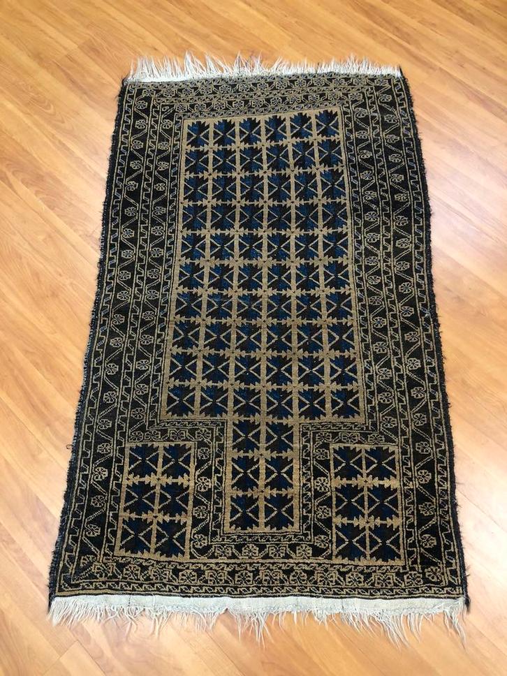 Vintage handgeknoopt tapijt vloerkleed 142/86, Antiquités & Art, Tapis & Textile, Enlèvement ou Envoi