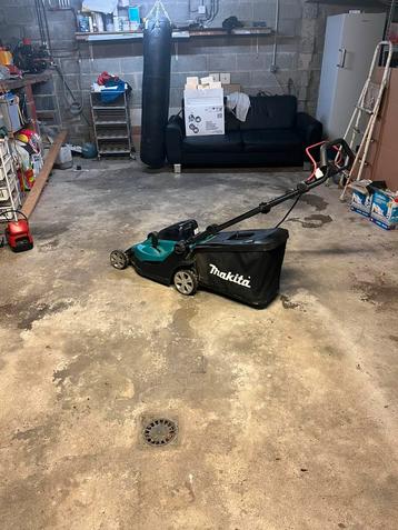 Tondeuse électrique Makita DLM431Z beschikbaar voor biedingen