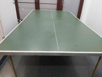 table de ping-pong ou table de tennis 