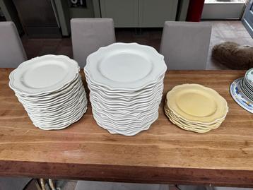48 borden nieuwstaat ‘fancy’ beschikbaar voor biedingen