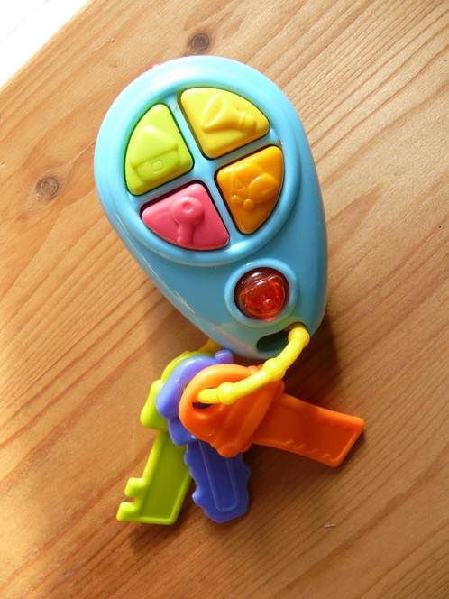 Redbox baby (auto) sleutels met sleutelhanger + 5 geluidjes, Kinderen en Baby's, Speelgoed | Babyspeelgoed, Zo goed als nieuw