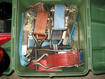 Spanbanden diverse zie fotos alles samen 50 euro beschikbaar voor biedingen