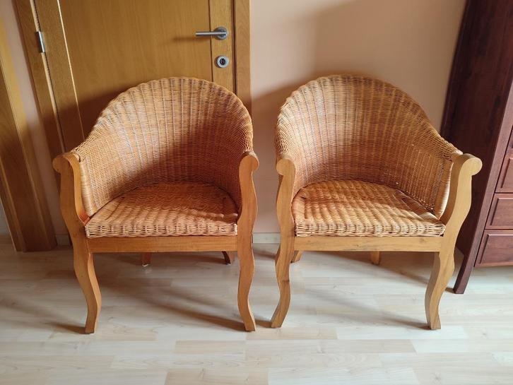2 stoelen met armleuning, houten kader; zitting & rug: rotan, Huis en Inrichting, Stoelen, Zo goed als nieuw, Twee, Hout, Riet of Rotan