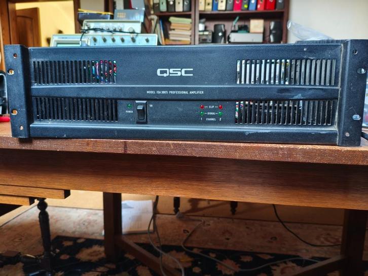 QSC SA300Ti eindversterker, Muziek en Instrumenten, Versterkers | Keyboard, Monitor en PA, Zo goed als nieuw, P.A., Minder dan 500 watt