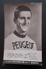 Gehandtekende foto van wielerlegende Tom Simpson, Verzamelen, Sportartikelen en Voetbal, Ophalen of Verzenden, Zo goed als nieuw