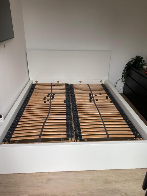 2-persoonsbed, Huis en Inrichting, Slaapkamer | Bedden, Zo goed als nieuw, Tweepersoons, 160 cm, 200 cm, Hout, Wit, Verstelbaar