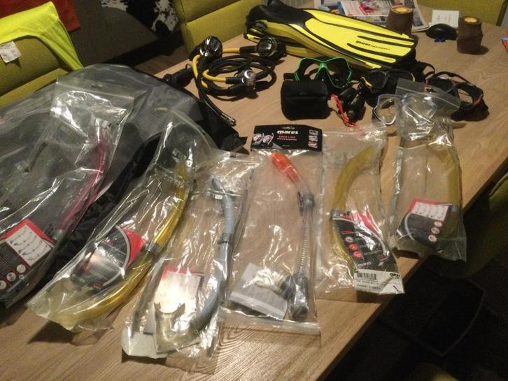 Diverse nieuwe Mares snorkels te koop 20€/stuk - Ecocheques, Sports nautiques & Bateaux, Plongée, Neuf, Lunettes de plongée ou Tuba