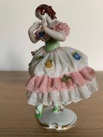 Dresden kant porselein - ballerina met bloemen op haar jurk, Ophalen of Verzenden