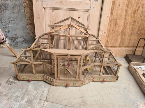 Projet restauration! grande cage à oiseaux ancienne en b, Antiquités & Art, Antiquités | Jouets, Enlèvement