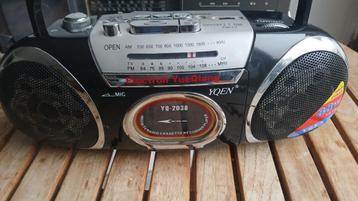 kleine draagbare radio beschikbaar voor biedingen