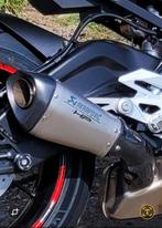 Akrapovic HP + carbone bescherming plaat s1000r, Motoren, Ophalen