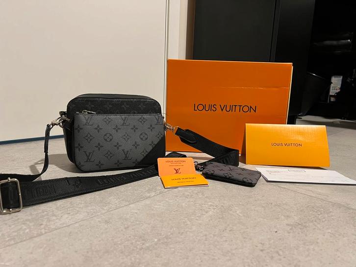 Louis Vuitton Messenger Tas – Shadow Monogram – Complete Set, Handtassen en Accessoires, Tassen | Schoudertassen, Zo goed als nieuw