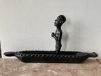 Beeld Afrikaanse visser in boot, ebbenhout, Antiquités & Art, Enlèvement ou Envoi