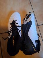voetbal schoenen + Handschoenen, Ophalen, Zo goed als nieuw, Schoenen