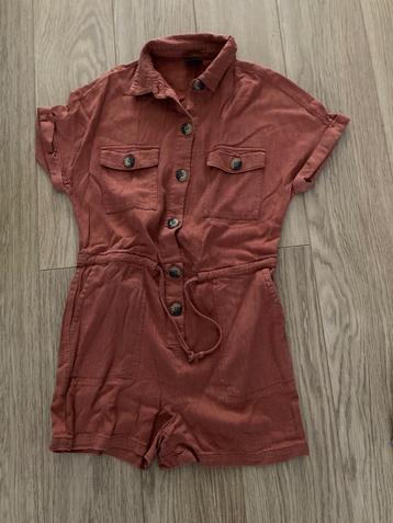 Zomerse short jumpsuit  beschikbaar voor biedingen