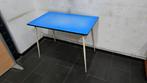 ancienne table en formica vintage couleur bleu rare année 60, Antiquités & Art, Enlèvement ou Envoi