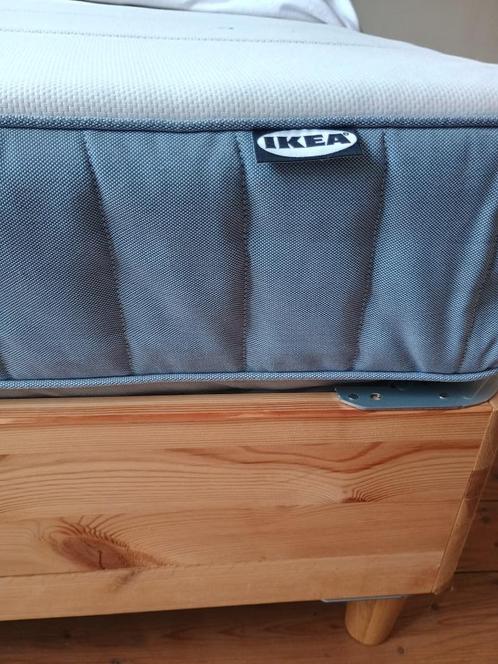 Bed + binnenveringskern + matras IKEA, Huis en Inrichting, Slaapkamer | Bedden, Gebruikt, Eenpersoons, 90 cm, 200 cm, Hout, Ophalen