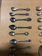 Collection de 11 ou 22 cuillères souvenirs, Enlèvement ou Envoi