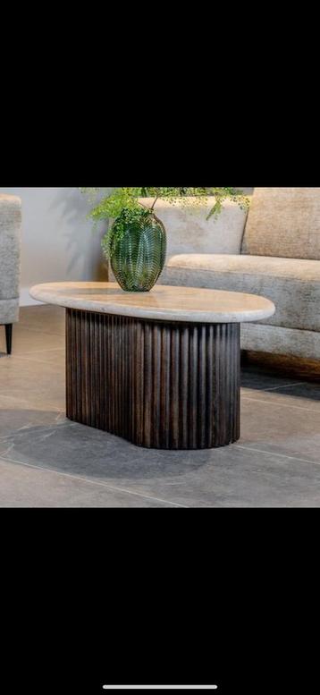 Table basse salon en travertin beschikbaar voor biedingen