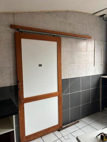 Schuifdeur beschikbaar voor biedingen