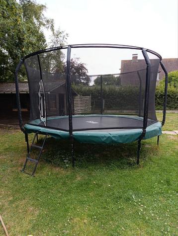 Trampoline van het merk Salta  beschikbaar voor biedingen