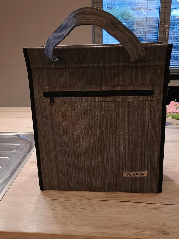 2 zo goed als nieuwe fietstassen Sundvall, Fietsen en Brommers, Fietsaccessoires | Fietstassen, Zo goed als nieuw, Ophalen