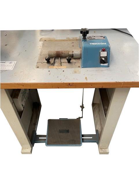 Rembordeuse TEKRON Suteau-Anver avec pédale, Bricolage & Construction, Outillage | Autres Machines, Utilisé, Enlèvement