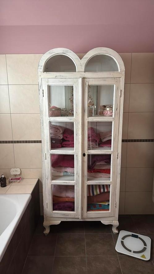 Vitrinekast met wit hout en glas, Huis en Inrichting, Kasten | Vitrinekasten, Zo goed als nieuw, Ophalen