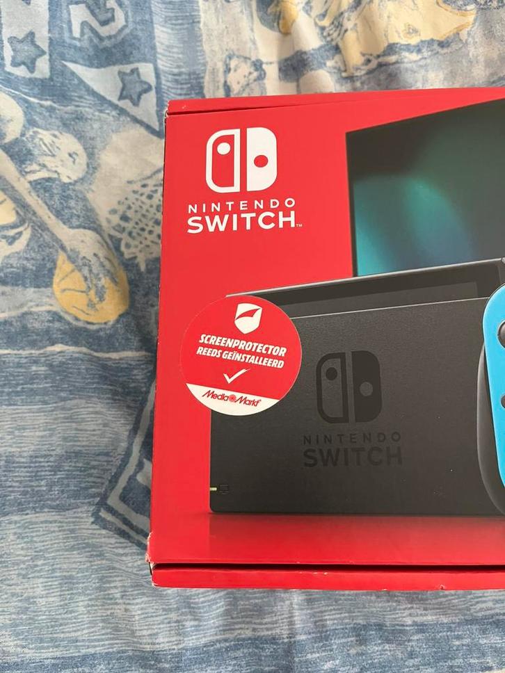 Nintendo switch met 7 games, Games en Spelcomputers, Spelcomputers | Nintendo Switch, Zo goed als nieuw, Switch 2019 Upgrade, Met 1 controller