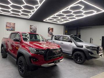 TOYOTA HILUX GR SPORT 2 AUTOMAAT 2025 NIEUW, Auto's, Toyota, Automaat, 4 deurs, Euro 6, Bedrijf