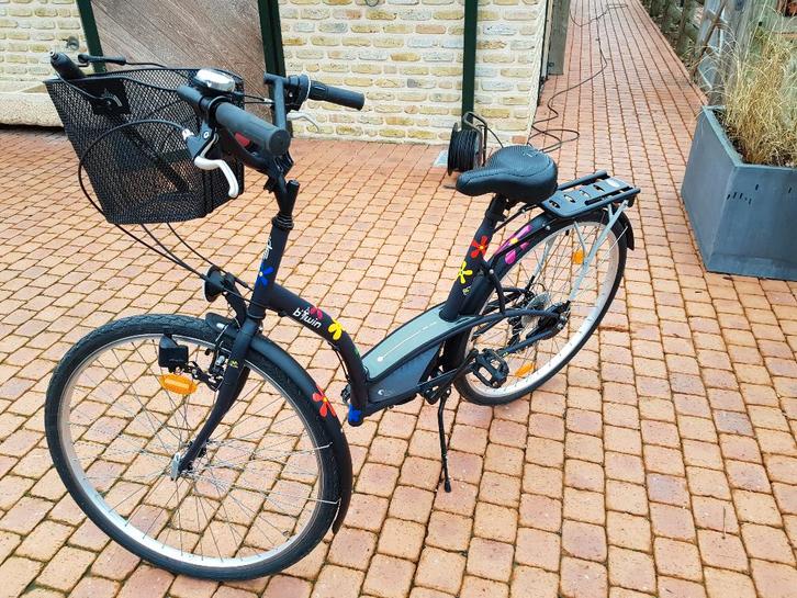 CITY BIKE de la marque B'TWIN modèle ELOPS, Vélos & Vélomoteurs, Vélos | Femmes | Vélos pour femme, Comme neuf, Accès (extra) bas