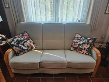 3+2 zits lounge in Zweedse stijl beschikbaar voor biedingen