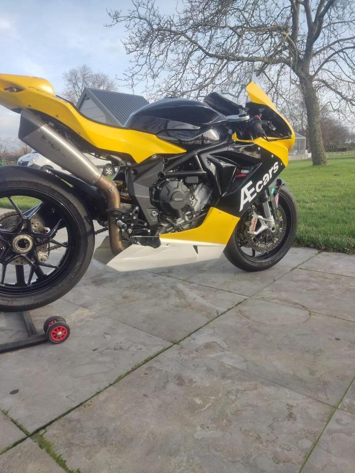 MV Agusta F3 800 ( met papieren), Motoren, Motoren | MV Agusta, Particulier, Super Sport, meer dan 35 kW, 3 cilinders, Motorrijbewijs A
