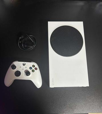 XBOX Microsoft S-serie - 512 GB met controller en kabel beschikbaar voor biedingen
