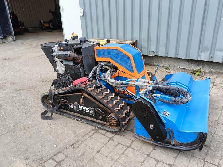 IRUS deltrak 2.0 robot remote mower maaier quatrak trac, Articles professionnels, Agriculture | Outils, Autre, Moissonneuse